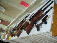 Gun Table Raffel